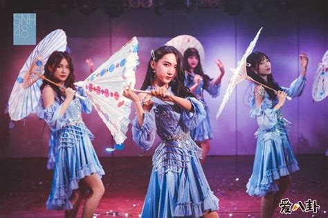 Snh48陆婷生日演唱会 舞台上的她性感妖娆又帅气 为什么