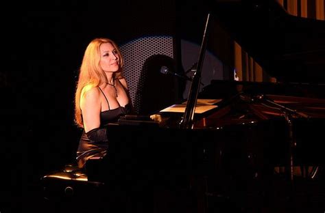 Conheça Eliane Elias a brasileira ganhadora do Grammy de melhor álbum