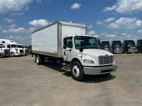 Freightliner BUSINESS CLASS M2 106 2013 Van Box Trucks