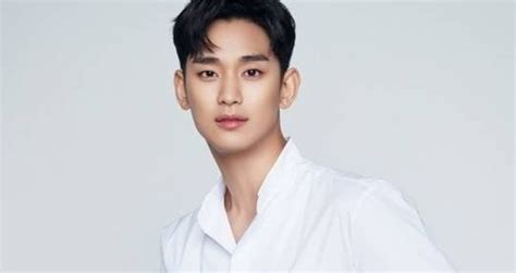 Kim Soo Hyun Discussing Special Appearance In Crash Landing On You