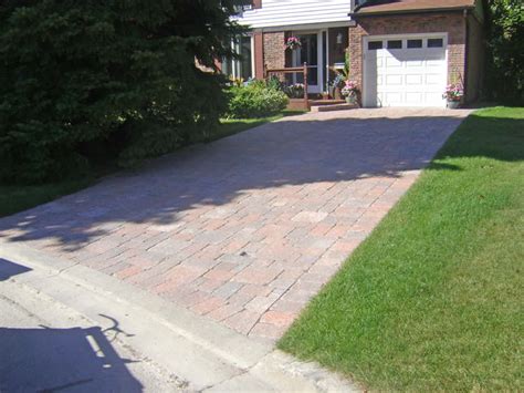 Residential Interlock Driveway – R. W. Contracting Ltd.