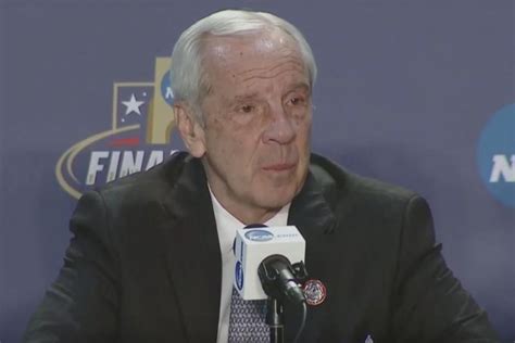 North Carolina coach Roy Williams has right knee replaced - UPI.com