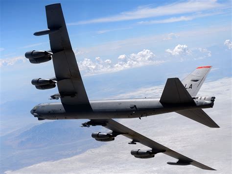 HD Wallpaper of the Boeing B-52 Stratofortress in Flight