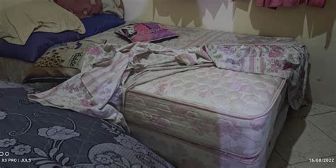 Kasur Spring Bed Double Atas Dan Bawah Perabotan Rumah Di Carousell