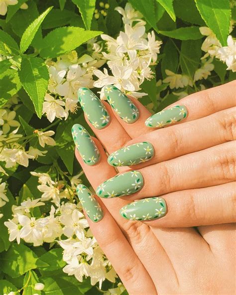 Green Nail Art Green Nails Daisy Nails Floral Nails Wave Nails