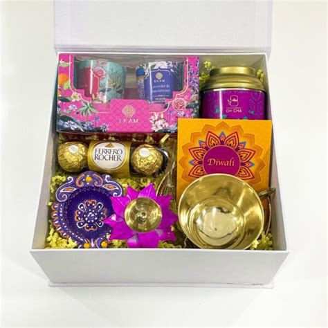 Discover The Perfect Diwali Gift Box Online - Angroos