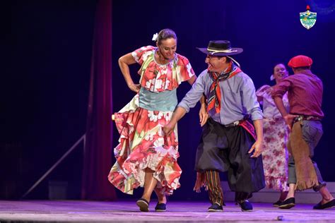 Festival De Danzas Argentinas E Inmigrantes Dos Orillas