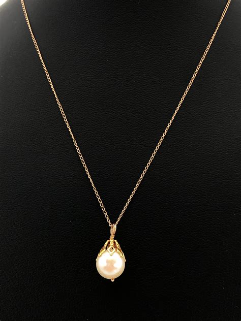 Lot 14K Gold Pearl Necklace