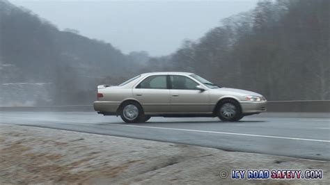 Icy Road Safety Com Photo Gallery Car Spins Out On Black Ice