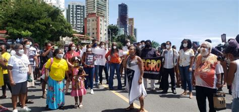 Moradores Da Gamboa Fazem Protesto Contra Violência Policial E Fecham