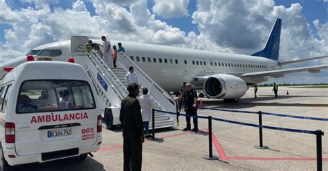 Llegan A La Habana 35 Cubanos Procedentes De EE UU En La Sexta