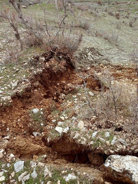 Şırnak Hakkari kara yolunda çökme oluştu Haber 7 GÜNCEL