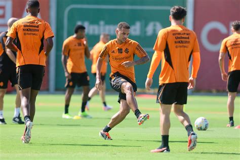 Inter Equipe Treina Focada Para Prepara O Do Cl Ssico Grenal