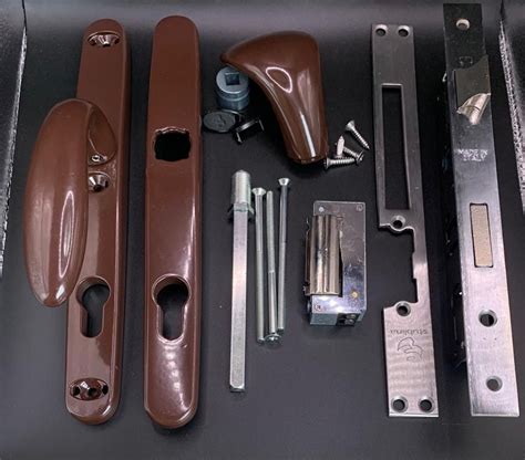 Комплект для калитки (ручка ухват, коричневая, ral 8017 + замок с ...