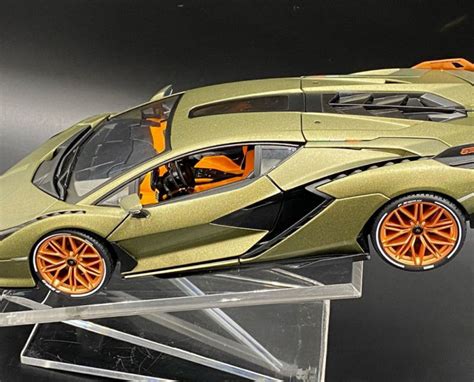 Bburago New Lamborghini Sián FKP 37 DiecastSociety