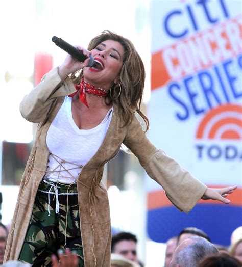 SHANIA TWAIN Performs on Today Show Concert Series in New York 04/30/2018 – HawtCelebs