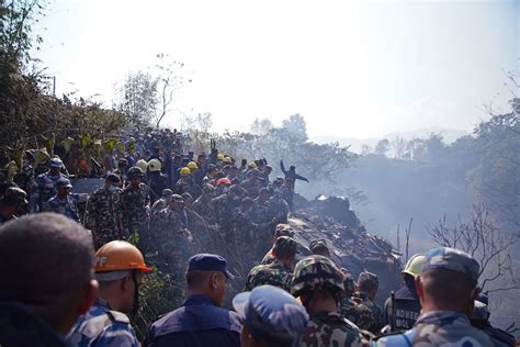 Avião 72 pessoas a bordo cai no Nepal