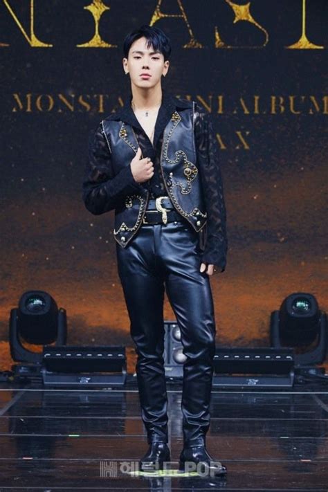 MONSTA X FANTASIA SHOWCASE SHOWNU