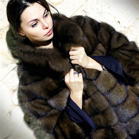 Valentina Romée Fashion Guide Fur Fashion Style Guides Fur Coat Girl Fur Coats Fur Collar Coat