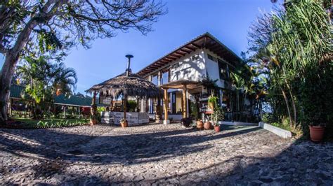 Where to Stay Lake Atitlan: Best Lake Atitlan Resorts