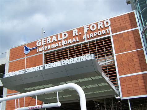 Gerald R Ford International Airport | Architectural Glass & Metals