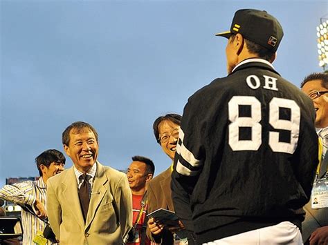 キャンプ地に甦る永谷脩さんの思い出。～王会長が語った“信頼感”～ プロ野球 Number Web ナンバー