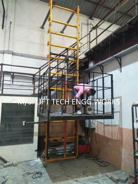 Mild Steel Industrial Elevators For Factories Capacity 1 2 Ton At Rs