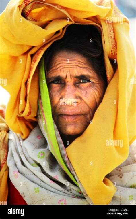 Allahabad India Th Nov Hindu Devotee At Sangam Allahabad