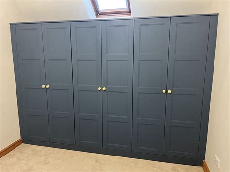 Opening Doors in Bedroom - Dave Watson Fitted Furniture