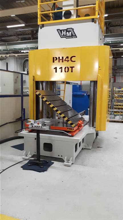 110 Tonnen Tuschierpresse HIDRALMAC PH4C Hidrobrasil GmbH