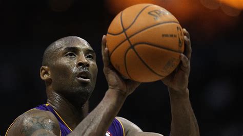 Kobe Bryant A Carreira Da Lenda Do Basquete Da Nba Em N Meros