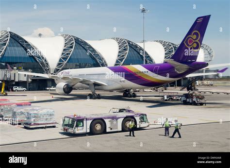 Suvarnabhumi Airport Outside Hi Res Stock Photography And Images Alamy