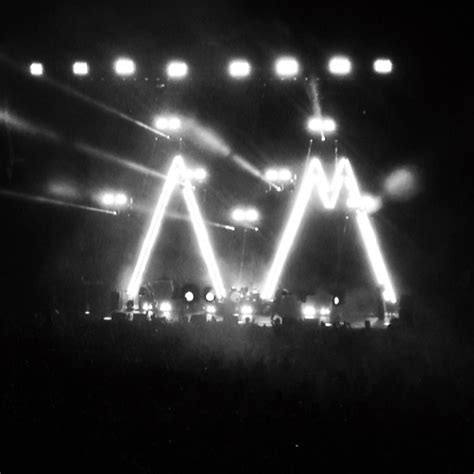 8tracks radio | Arctic Monkeys Live (11 songs) | free and music playlist