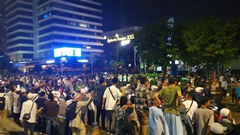 Demo Di Kantor Bawaslu Massa Masih Bertahan Di Sekitar Sarinah