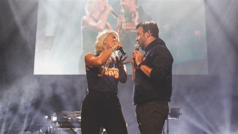 Ted Lasso Co Stars Jason Sudeikis And Hannah Waddingham Sing Shallow