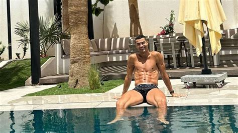 Cristiano Ronaldo Presume De Su Nuevo Juguete En Redes Sociales Y Se