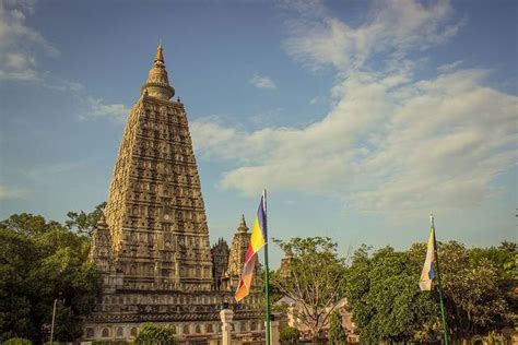 Mahabodhi Temple Travel Guide, Places to see, Tourism Info