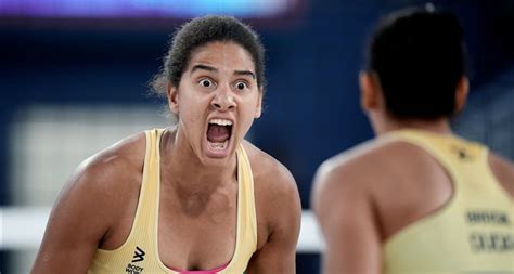 Paris 2024 Ana Patrícia e Duda vencem dupla da Letônia e avançam para