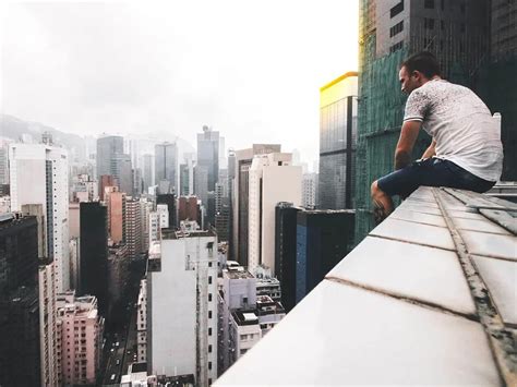 Un Escalador Urbano Murió Al Caer Al Vacío En Hong Kong Cuando Se Grababa Para Sus Redes Infobae