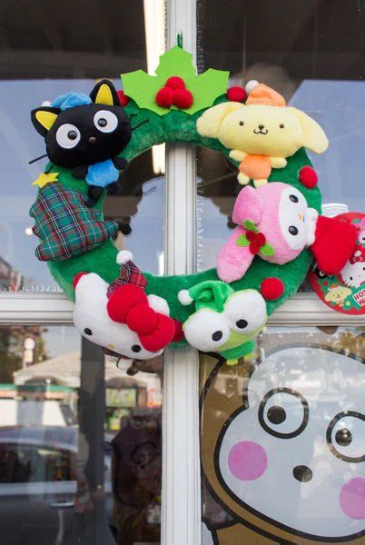 Sanrio Daily On Twitter Rt Sanriodaily Sanrio Christmas Wreath