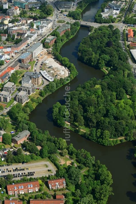 Luftaufnahme Lübeck Uferbereiche am Flußverlauf des Stadtgraben in