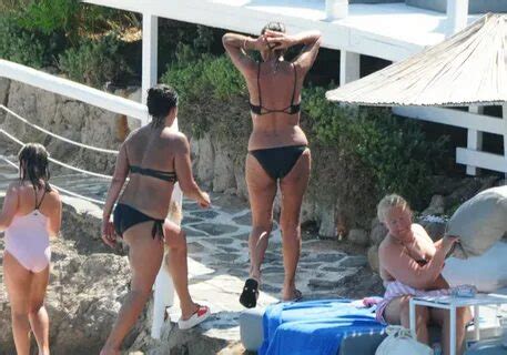 10 Hot Sexy Derya Tuna Bikini Pics