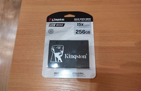 SSD диск Kingston 2 5 KC600 512 Гб SATA III NAND 3D TLC SKC600 512G