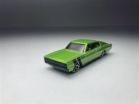 Dodge Charger Verde Pintura Ruim Hot Wheels Escala