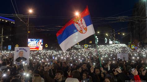 Serbia Tens Of Thousands Join Student Led Protests Dw