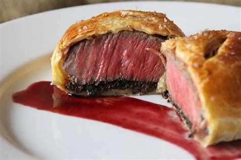 Red Wine Sauce, Kitchen Cookbook, Beef Wellington, Homemade Beef, Yummy, Delicious, Filet, Food ...