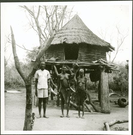 Mandari Homestead Shrine 1998 97 277 2 From The Southern Sudan Project