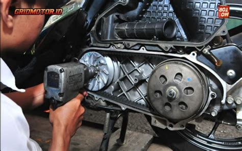 Kenapa Motor Matic Saat Digas Full V Belt Suka Slip Ternyata Ini