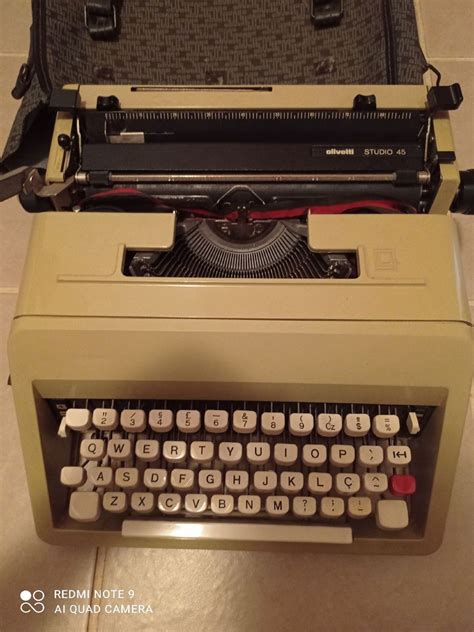 M Quina De Datilografia Olivetti Produto Vintage E Retro Olivetti