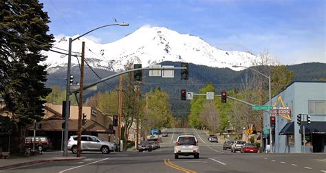 Mount Shasta City California Mount Shasta. California. - Pro Verkilaser ...